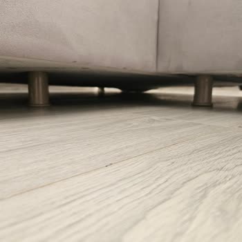 Yeni Alınan Köşe Koltuğun Ayakları İlk Günden Kırıldı