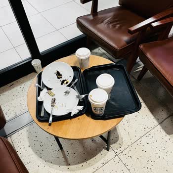 Starbucks'ta Temizlik Sorunu Ve İlgisizlik