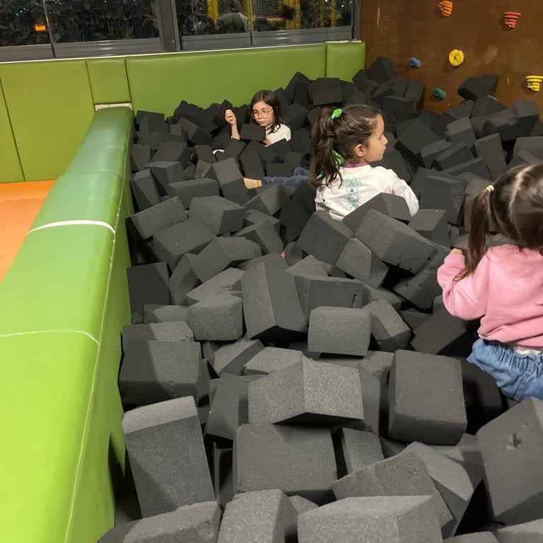 Çocuklar İçin Uygun Olmayan Oyun Alanı