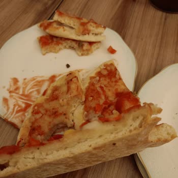 Lezzethane Pizza'nın Kalitesizliği Ve Para İadesi Talebi
