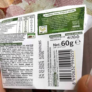 Çikolatadan Çıkan Kabuklu Fıstık Dişimi Kırdı