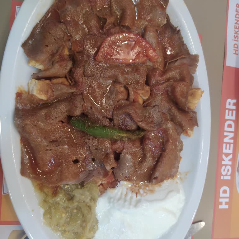 HD İskender Restaurant İskender Hayal Kırıklığı: İnce Et, Bol Pide