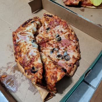 Kuru Ve Pişmemiş Pizza Hayal Kırıklığı