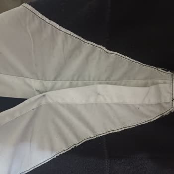 Touche Markasının Gömlek Detaylı Sweatshirtü İlk Yıkamada Renk Attı