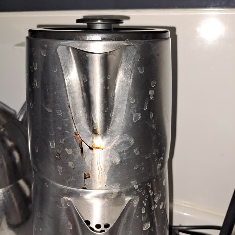 Çay Makinesi Sızıntısı Ve Güven Sorunu