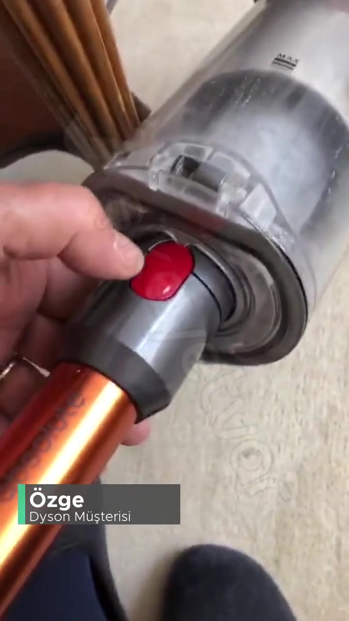 Dyson V10 Borusu Takılı Kaldı Ve Ayrıca Filtre Tıkalı Uyarısı Veriyor! videonun kapak resmi