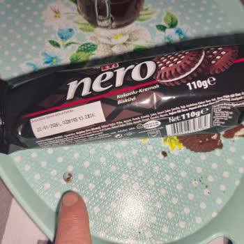 Eti Nero Bisküviden Çıkan Plastik Madde Şoku