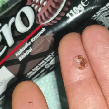 Eti Nero Bisküviden Çıkan Plastik Madde Şoku