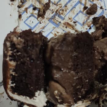 Doğum Günü Pastasında Şok: İade Sürecinde Saygısızlık