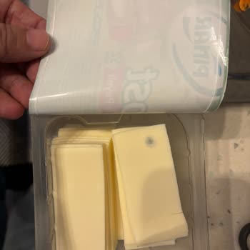 Migros Sanal Market: Kırık Yumurtalar Ve Küflü Kaşar Krizi