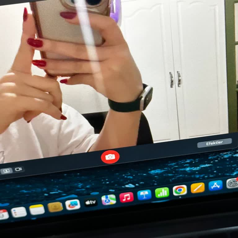 Macbook Air M2 Kamera Sorunu: Işık Huzmesi Geçmiyor