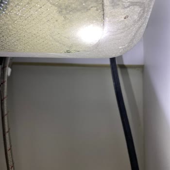 Crauf Evyede Şok Eden Delik Problemi