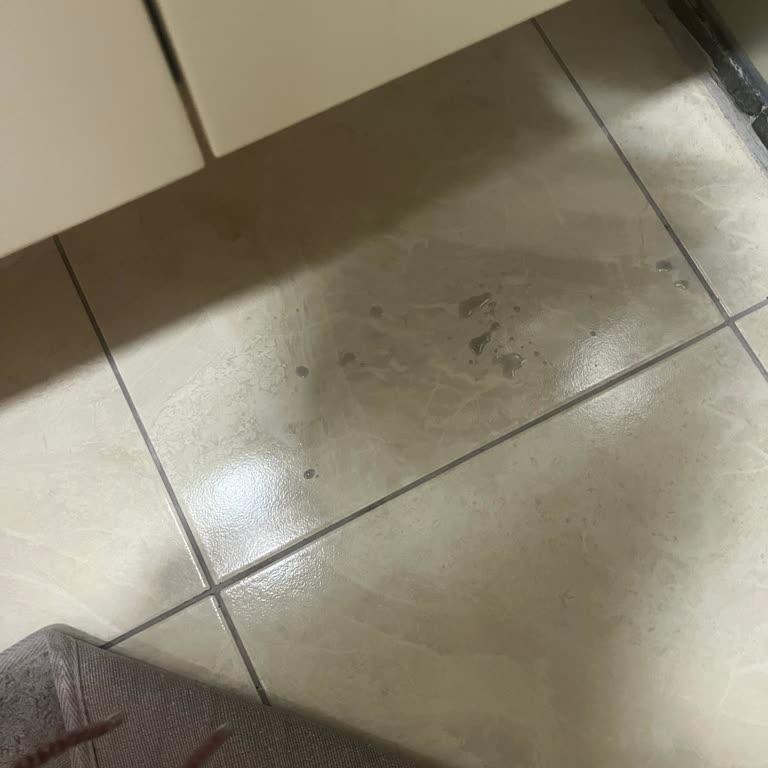 İpekyol Elbise: Fermuar Sorunu Ve Renk Akması