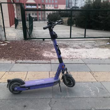 Okul Girişini Engelleyen Skooter Sorunu