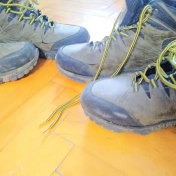 DeFacto'dan Aldığım Botlar 60 Gün İçinde Söküldü Ve Patladı