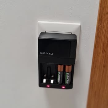 Duracell Şarj Aleti Arızası: Kırmızı Işık Sorunu