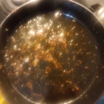 Kızartma Tavası Hayal Kırıklığı: Patatesler Dibine Yapıştı