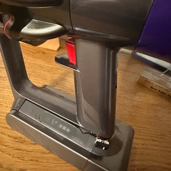 Dyson Servisinde Kırık Gelen Süpürge