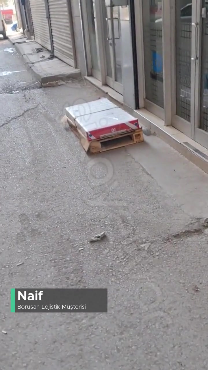 Borusan Lojistik Sorumsuzca Kapının Önüne Bırakıp Gidiyorlar! videonun kapak resmi