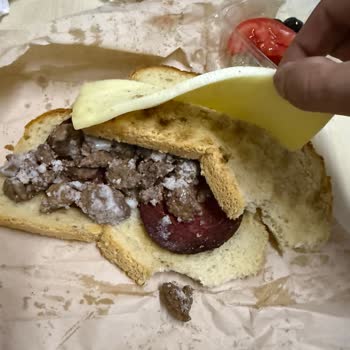 Köfteci Yusuf'tan Gelen Hayal Kırıklığı: Tost Macerası