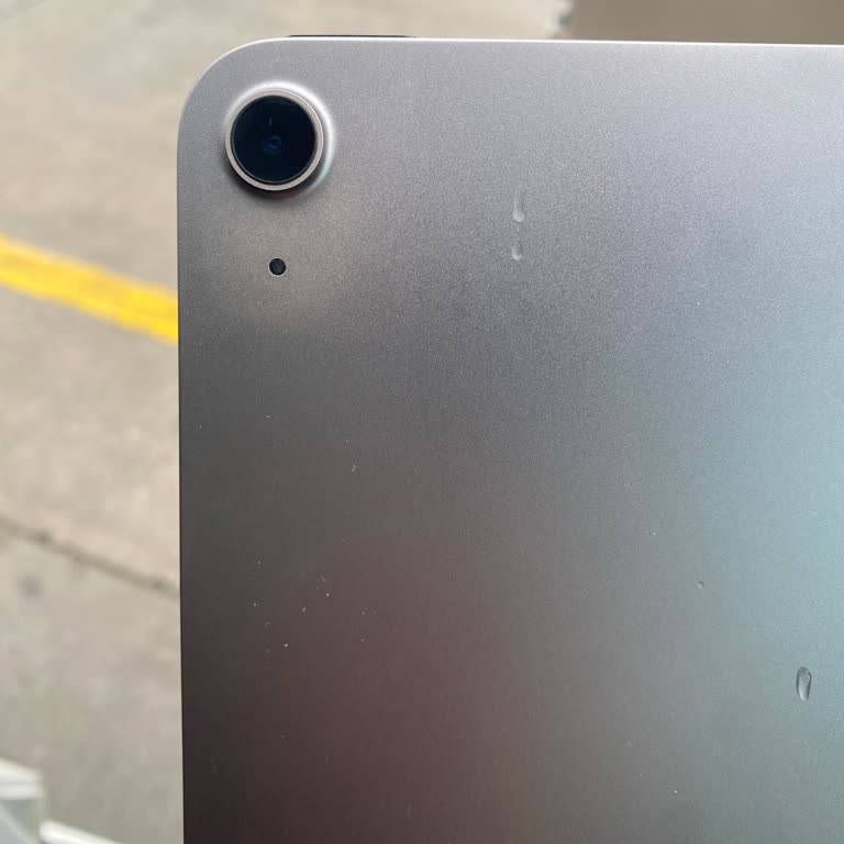 İpad Air M2'nin Renk Solması Ve Apple Servis Deneyimi