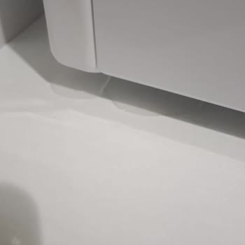 Yeni Alınan Kurutma Makinesi Su Sızdırıyor