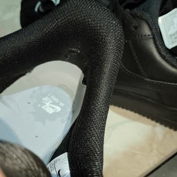 Ayakkabılar İlk Günden Yara Ve Hayal Kırıklığı Yarattı