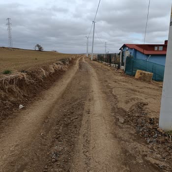 Tekirdağ Büyükşehir Belediyesi Bozuk Yol Ve Çamurdan Kaynaklanan Mağduriyet!