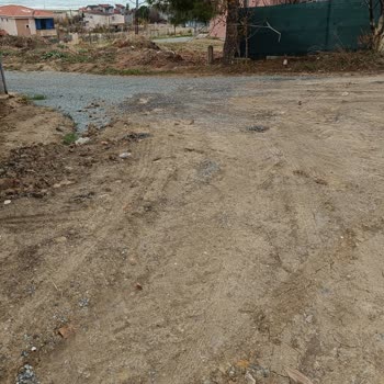 Tekirdağ Büyükşehir Belediyesi Bozuk Yol Ve Çamurdan Kaynaklanan Mağduriyet!