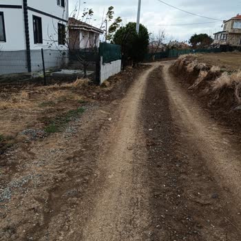 Tekirdağ Büyükşehir Belediyesi Bozuk Yol Ve Çamurdan Kaynaklanan Mağduriyet!