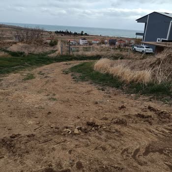 Tekirdağ Büyükşehir Belediyesi Bozuk Yol Ve Çamurdan Kaynaklanan Mağduriyet!