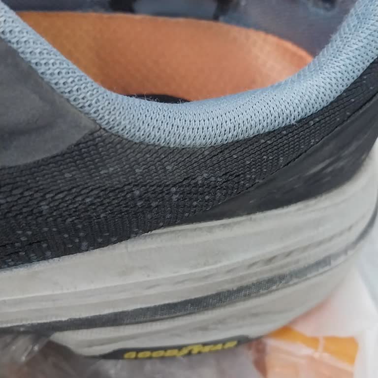 Skechers Ayakkabıda Diken Batma Hissi Ve Yırtılma Sorunu