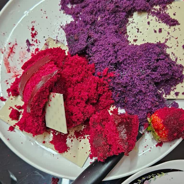 Doğum Günü Kutlamasında Dağılan Pastalarla Hayal Kırıklığı