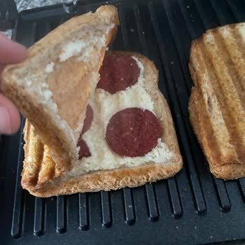 Aknaz Tost Peynirinin Kalitesizliği Ve Erime Sorunu