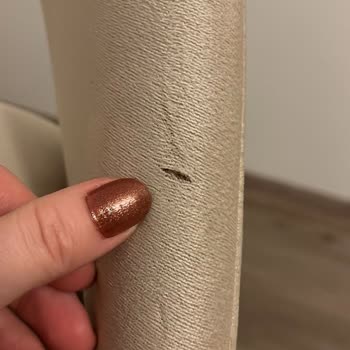 Geç Teslimat Ve Hasarlı Sandalyelerle Mağduriyet