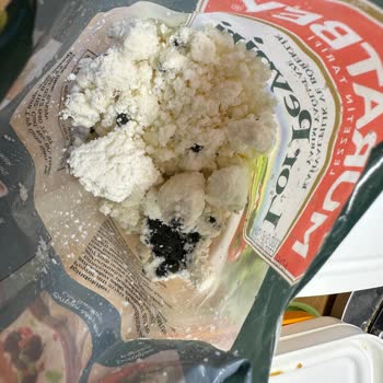 Peynir Paketinde Siyah Tanecikler Sorunu