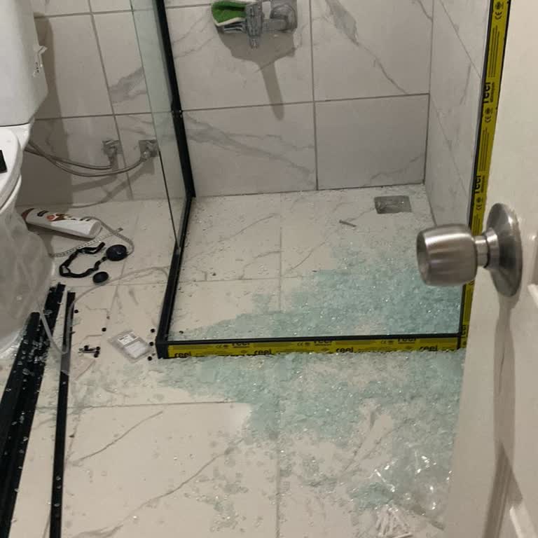 Durul Duşakabin Cam Patladı Mağdur Olduk!