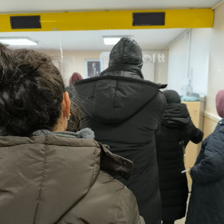 PTT Üsküdar Şubesinde Personel Eksikliği Ve Uzun Bekleme Süresi