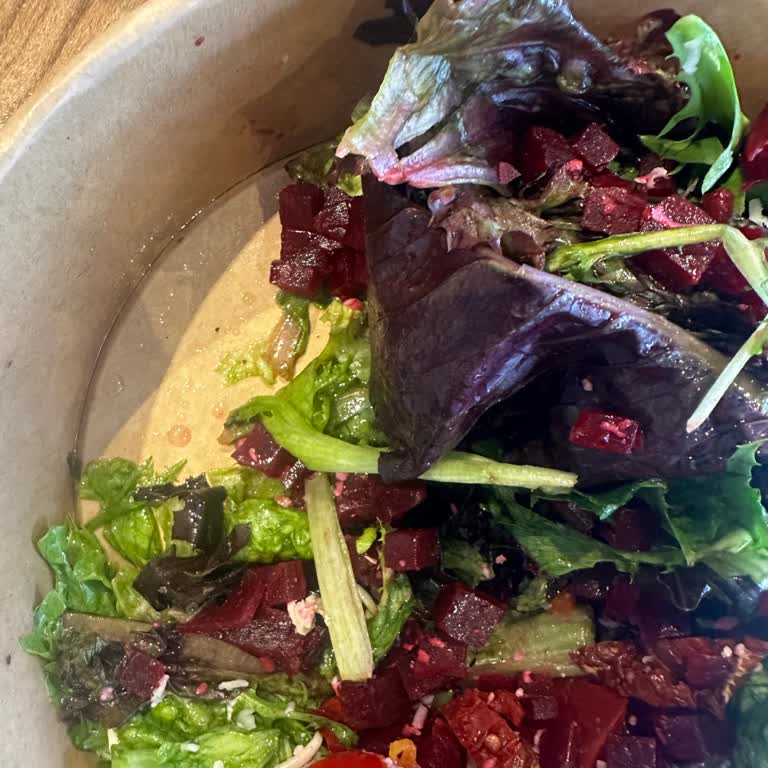 Yüksek Puanlı Restoranda Şaşırtıcı Taş Sürprizi