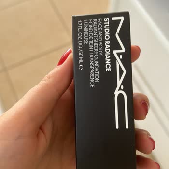 MAC Cosmetics Foundation Umtausch verweigert trotz unbenutztem Produkt