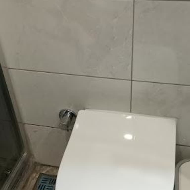 Vitra Servisinden Çözüm Beklerken Mahalle Tesisatçısının Hızlı Müdahalesi