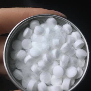 Üründe Beklenmedik Beyaz Pamukçuklar