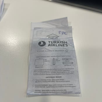 Uçakta Kaybolan Parfümlerim: A Jet'ten Yetersiz Yanıt