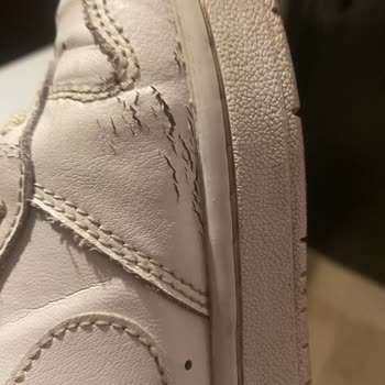 Kalitesiz Ayakkabı Ve Yetersiz Müşteri Hizmeti