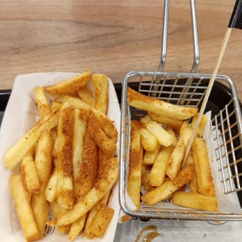 Ercan Burger'de Hayal Kırıklığı: Yanık Ve Soğuk Patatesler