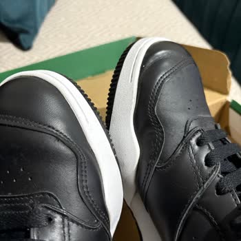 Lacoste Ayakkabıda Tek Taraflı Deri Kırışıklığı Sorunu