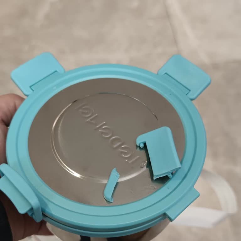 Kalitesiz Ürün Ve İlgisiz Müşteri Hizmetleri