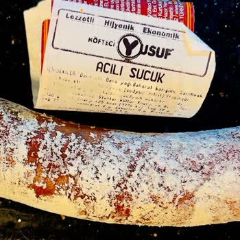Köfteci Yusuf'ta Anlaşılmaz Tarihler Ve Küflü Ürünler