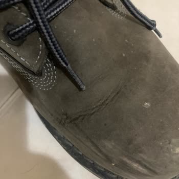 Cat Marka Botların Kalitesizliği Şaşırtıyor