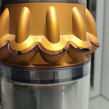 Dyson V15 Makinemin Işıklı Başlığı Ve Performans Sorunları
